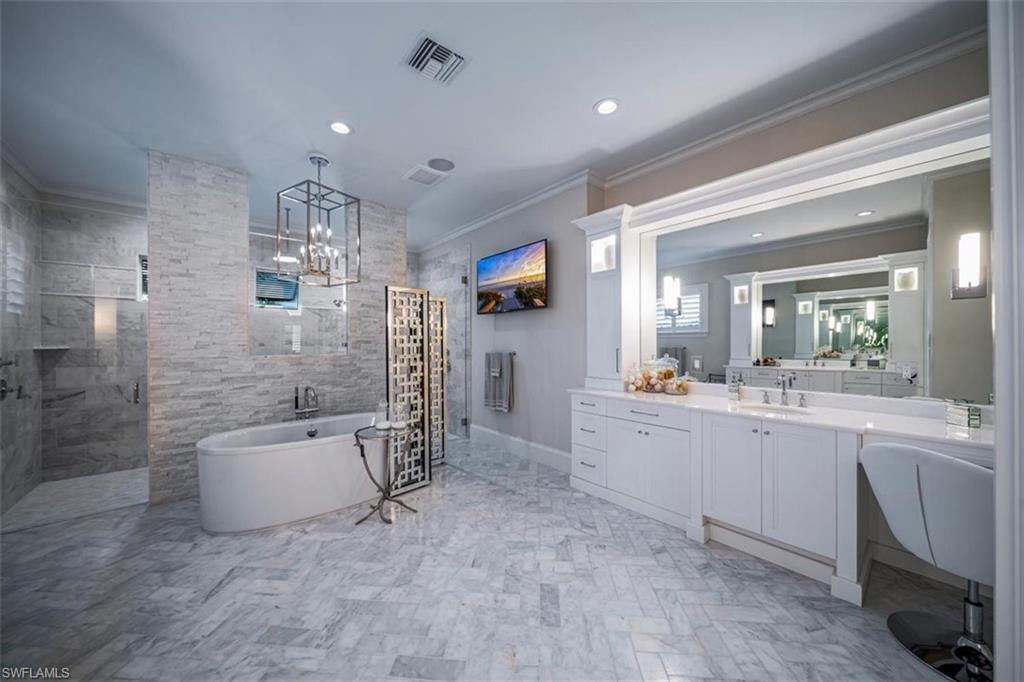 MOORINGS - Residential