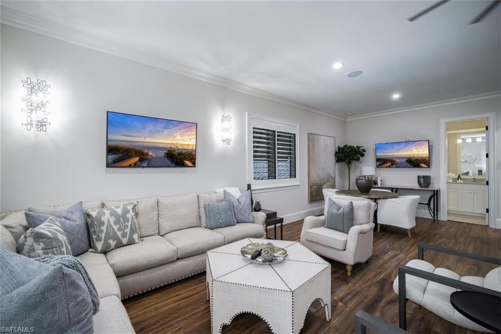 MOORINGS - Residential