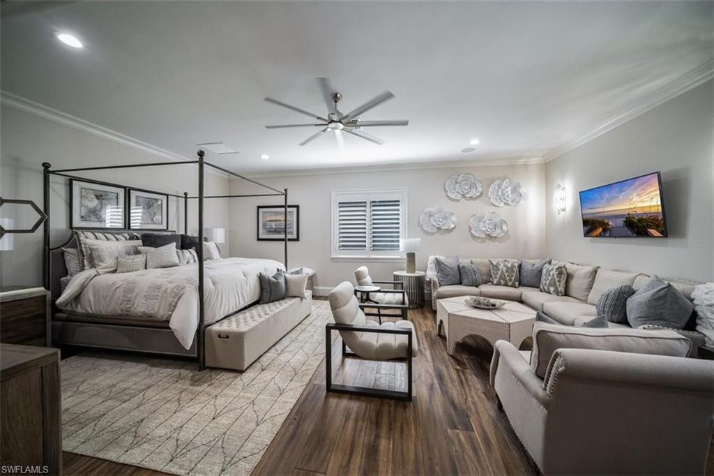 MOORINGS - Residential