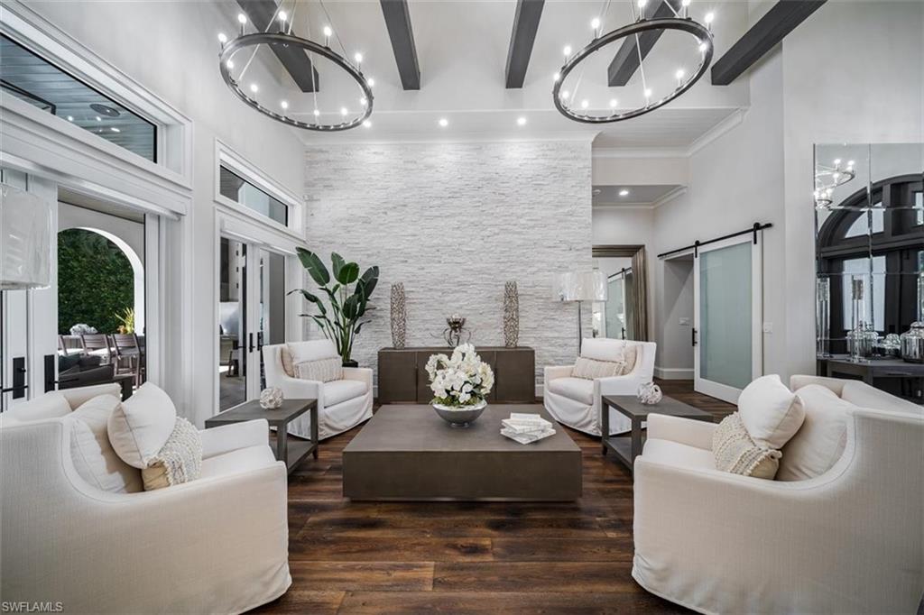 MOORINGS - Residential