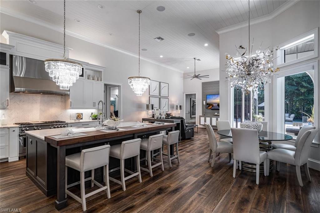 MOORINGS - Residential