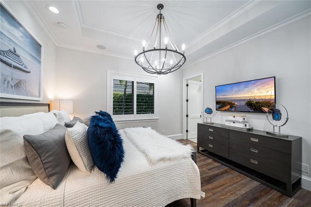 MOORINGS - Residential