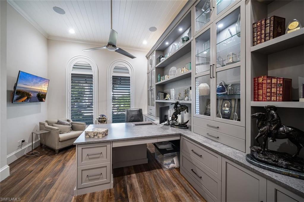 MOORINGS - Residential