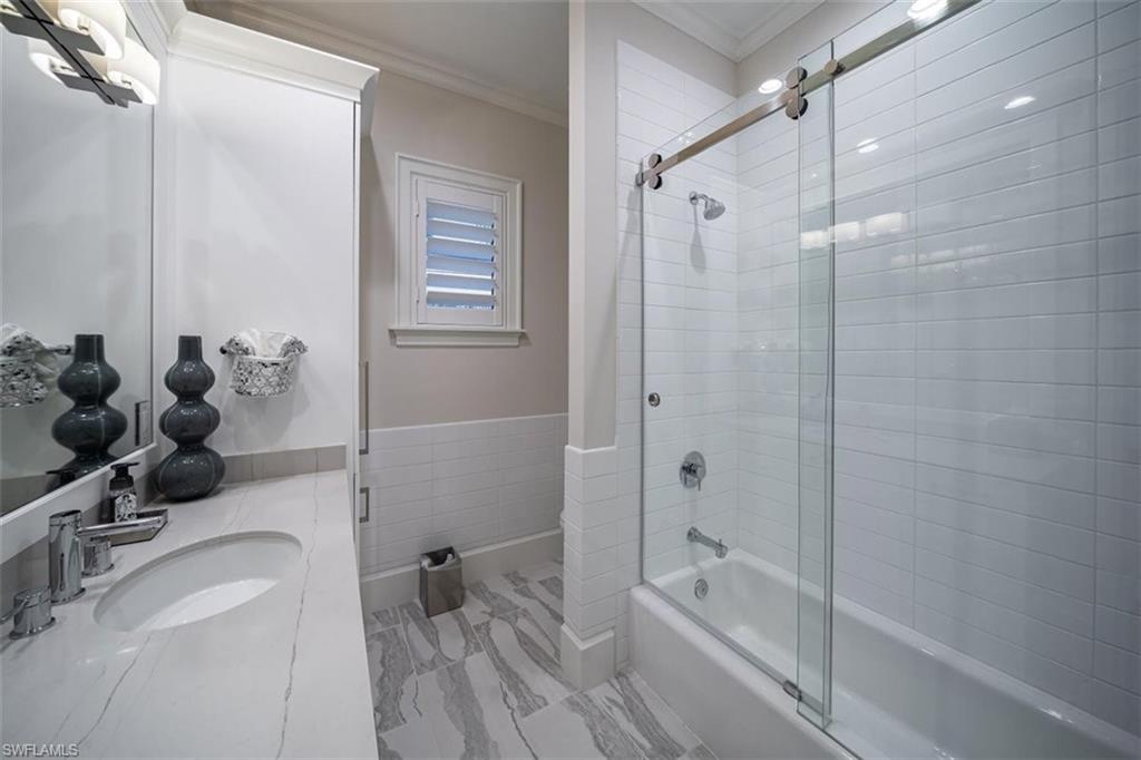 MOORINGS - Residential