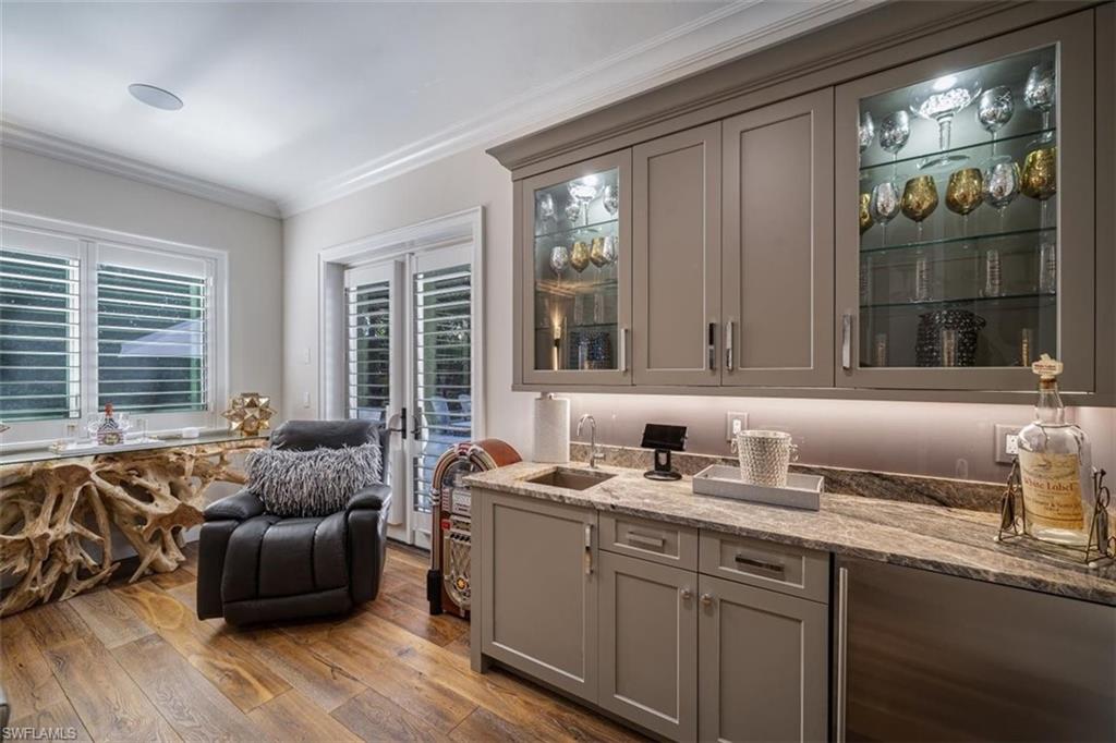 MOORINGS - Residential