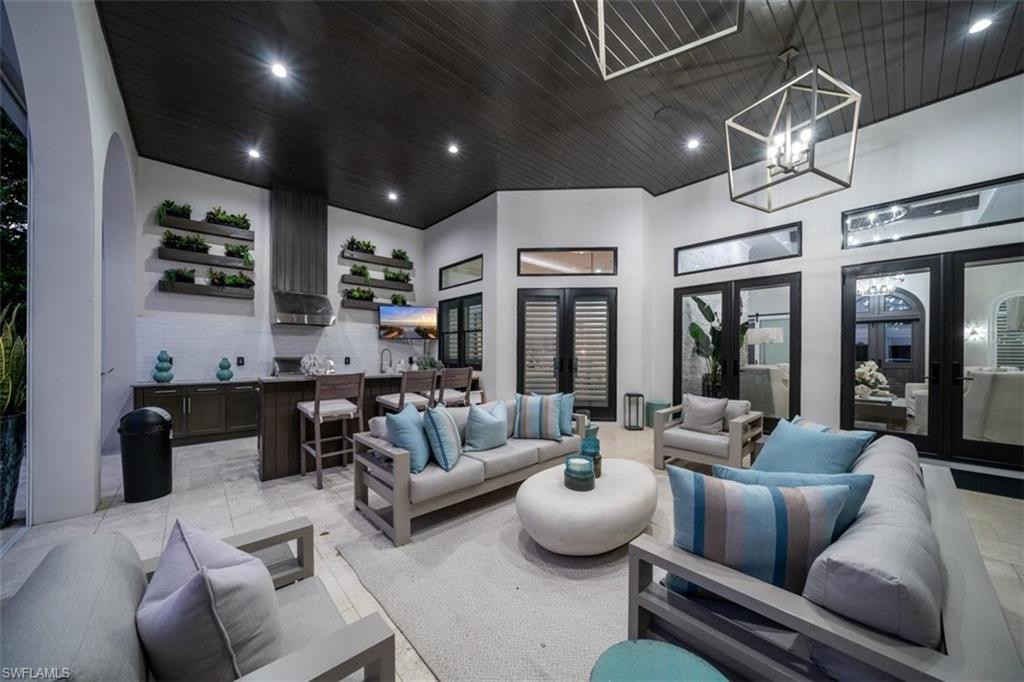 MOORINGS - Residential