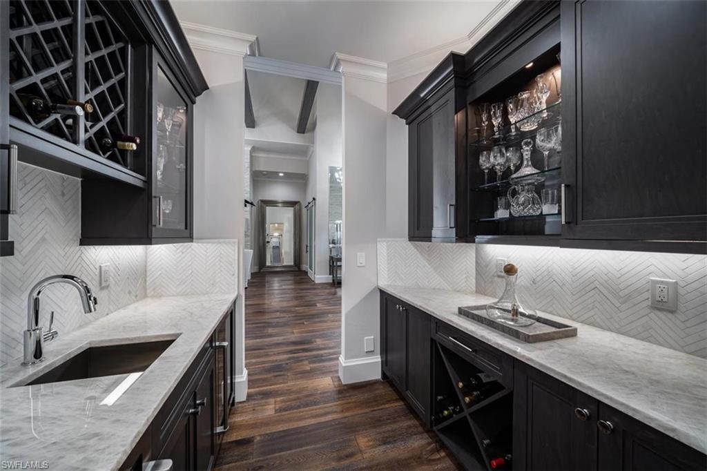 MOORINGS - Residential