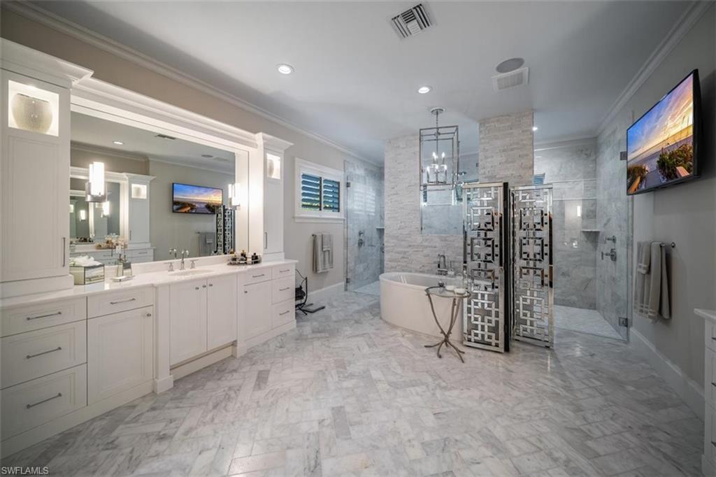 MOORINGS - Residential