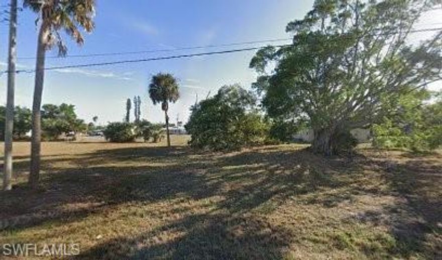 Great residential building lot near down town and schools.  Great neighborhood.  Priced right to sell.