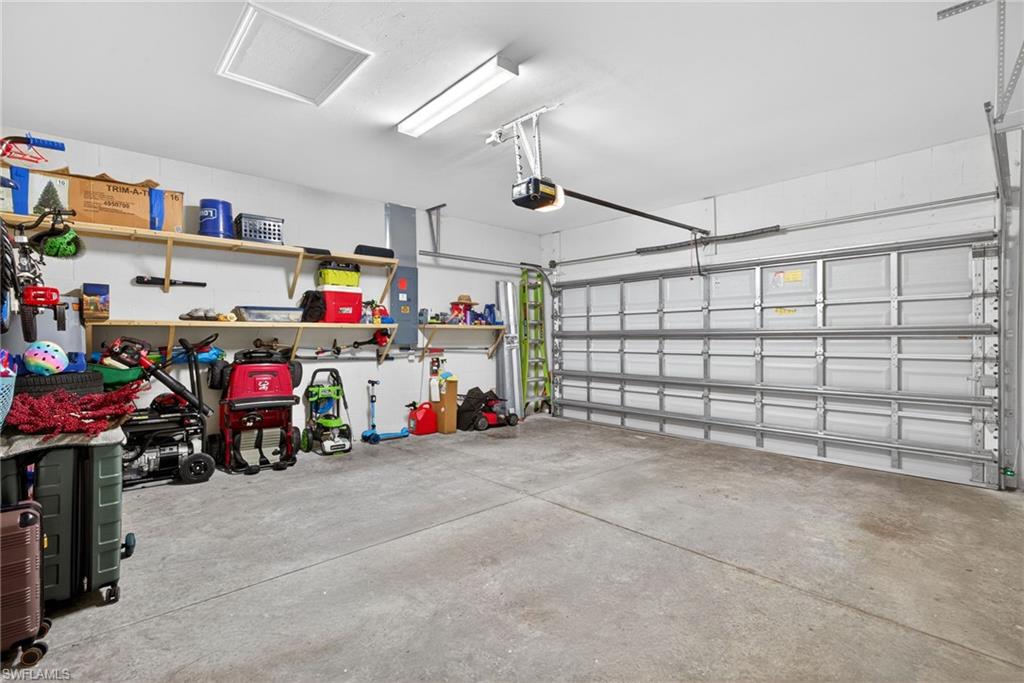 HAMPTON LAKES - Residential