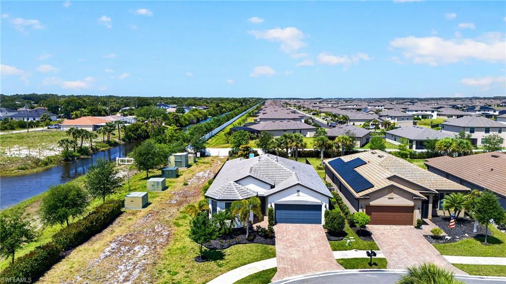 HAMPTON LAKES - Residential