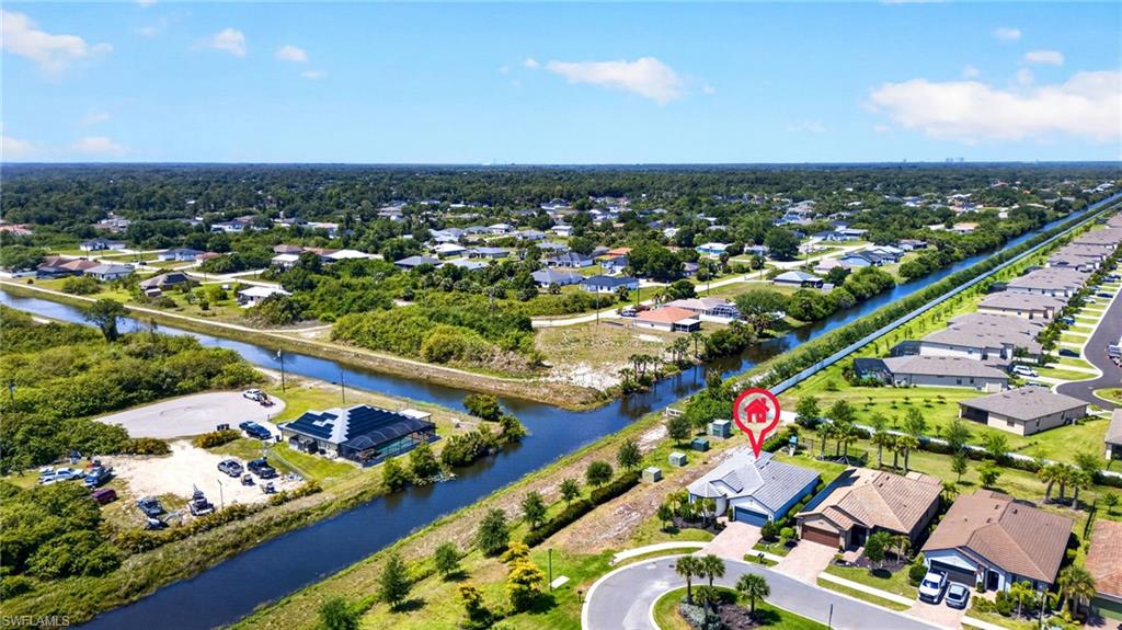 HAMPTON LAKES - Residential