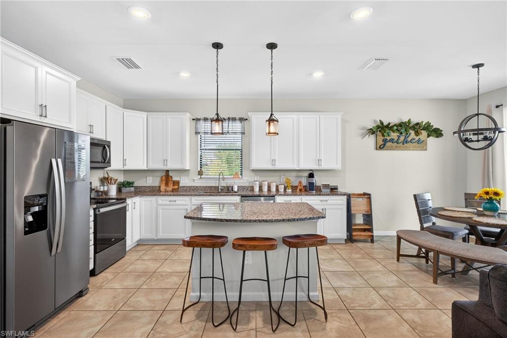 HAMPTON LAKES - Residential