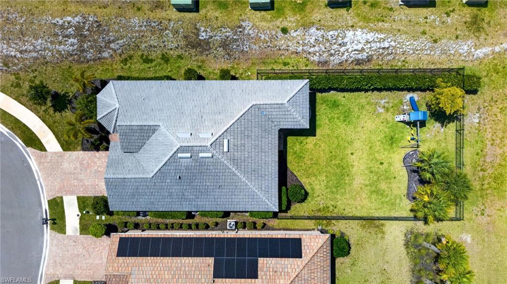 HAMPTON LAKES - Residential