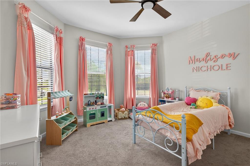 HAMPTON LAKES - Residential