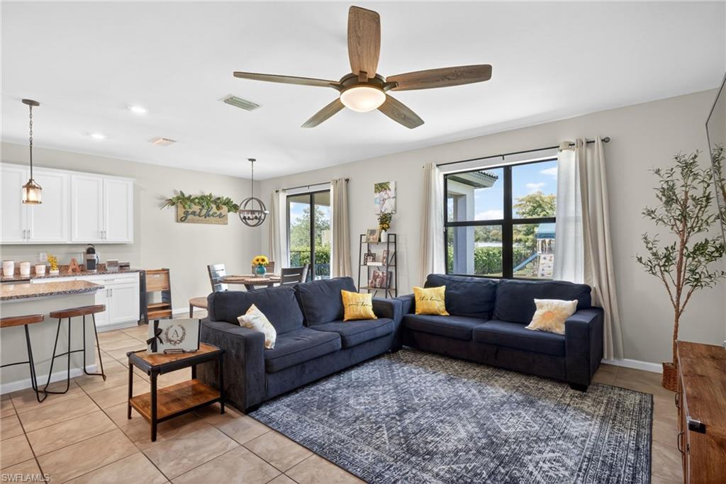 HAMPTON LAKES - Residential