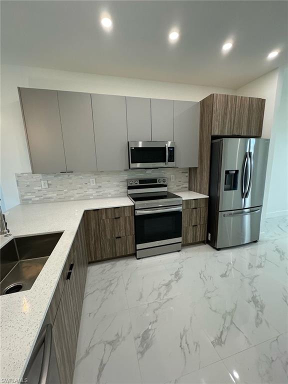 CAPE CORAL - Residential Lease