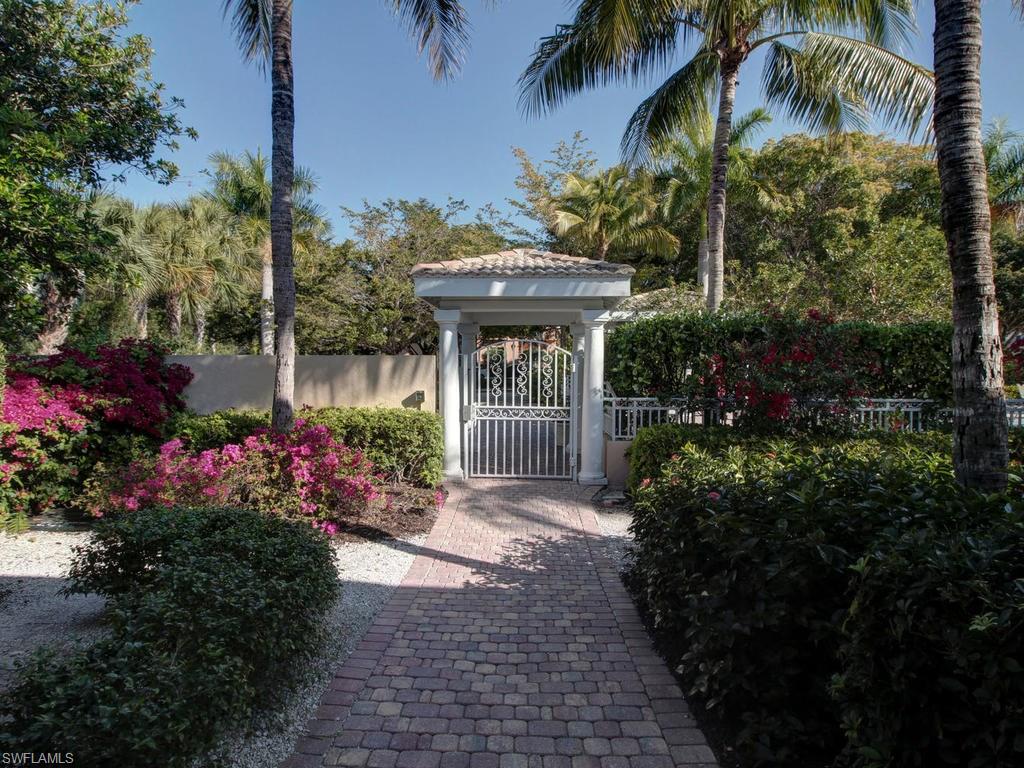 CASTLETON GARDENS - Residential