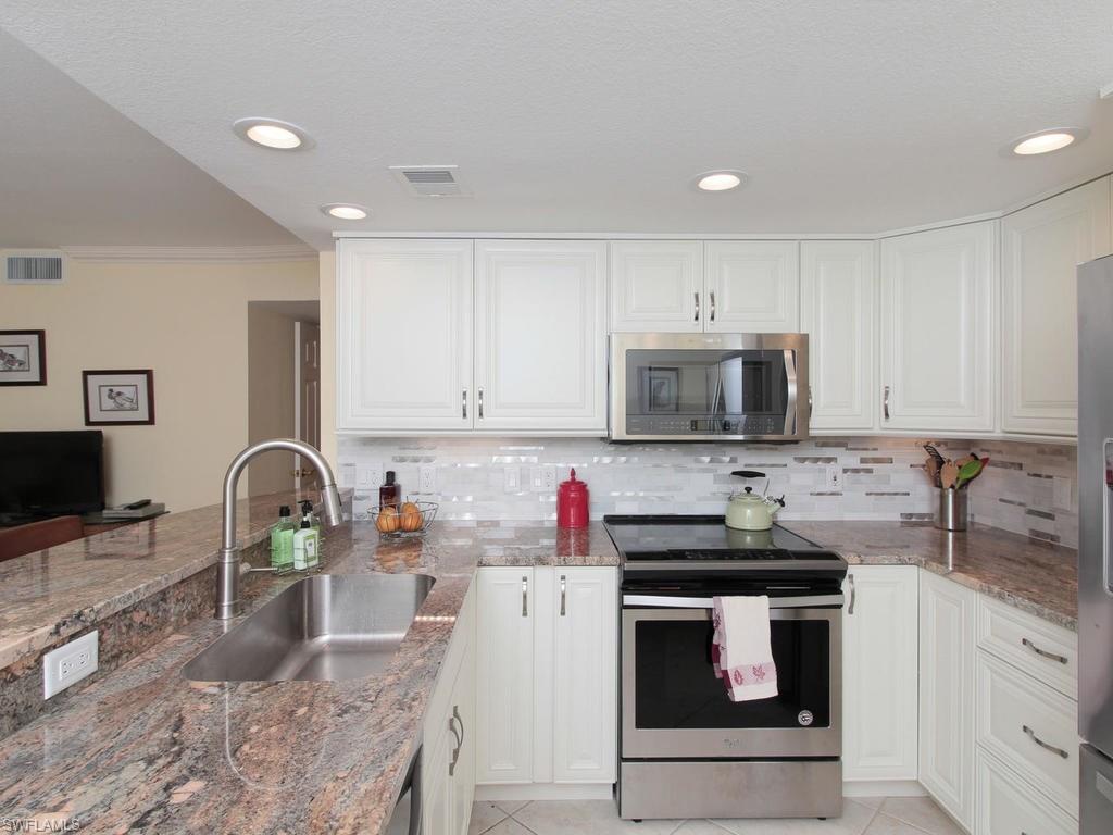 CASTLETON GARDENS - Residential