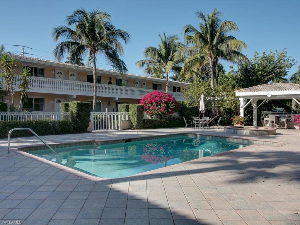 CASTLETON GARDENS - Residential