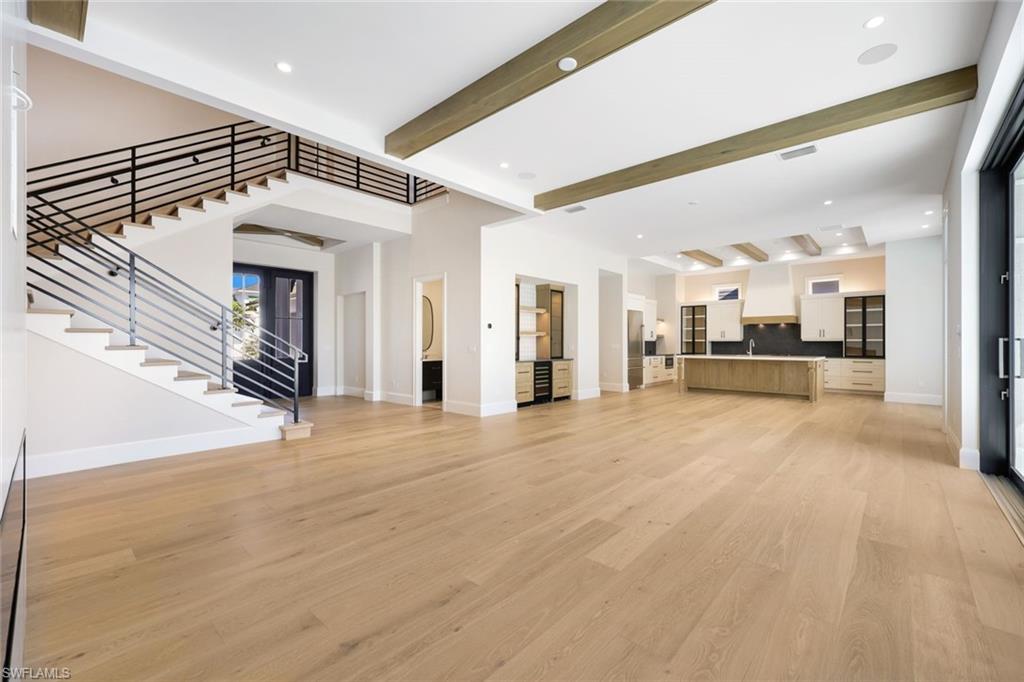 THE ENCLAVE OF DISTINCTION - Residential