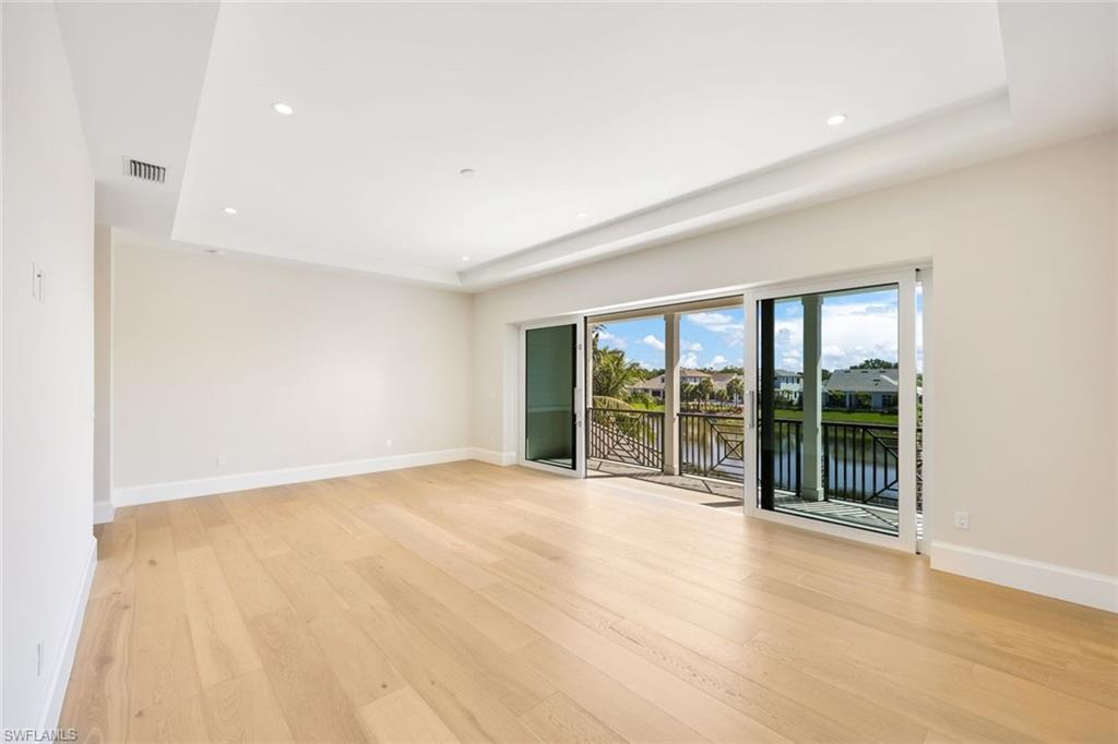 THE ENCLAVE OF DISTINCTION - Residential