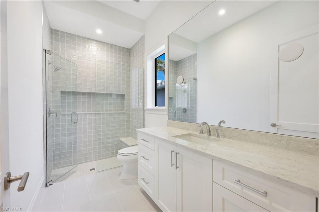 THE ENCLAVE OF DISTINCTION - Residential