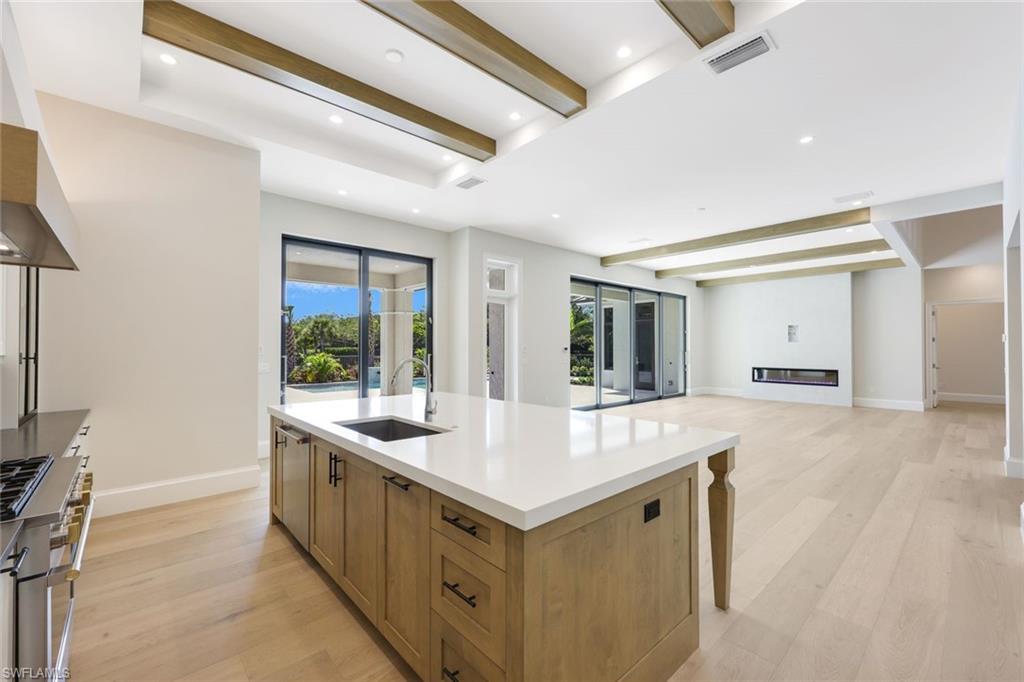 THE ENCLAVE OF DISTINCTION - Residential