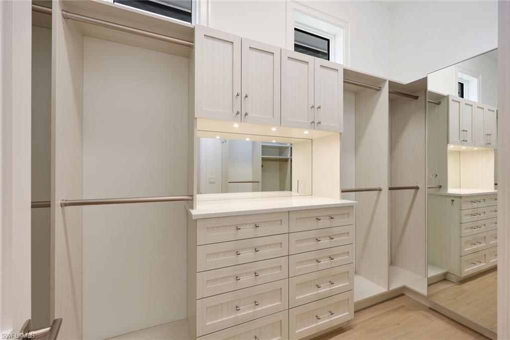 THE ENCLAVE OF DISTINCTION - Residential