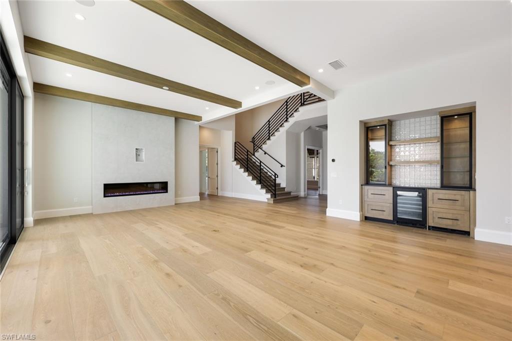 THE ENCLAVE OF DISTINCTION - Residential