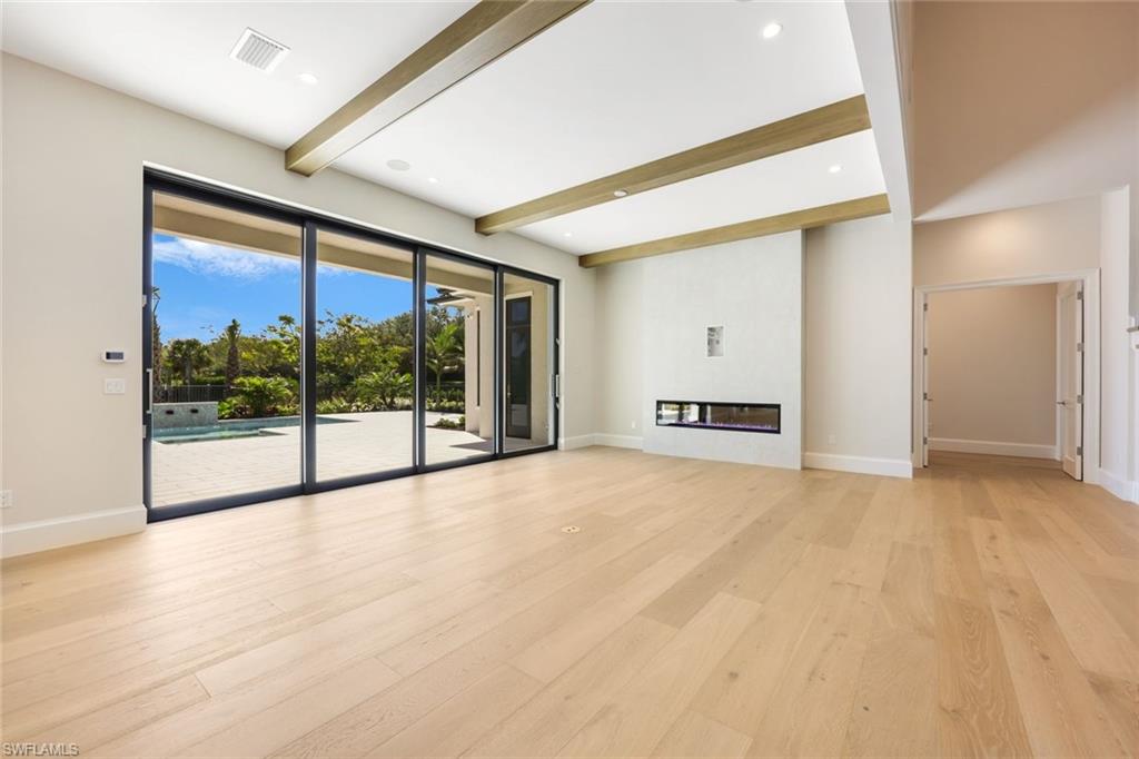 THE ENCLAVE OF DISTINCTION - Residential