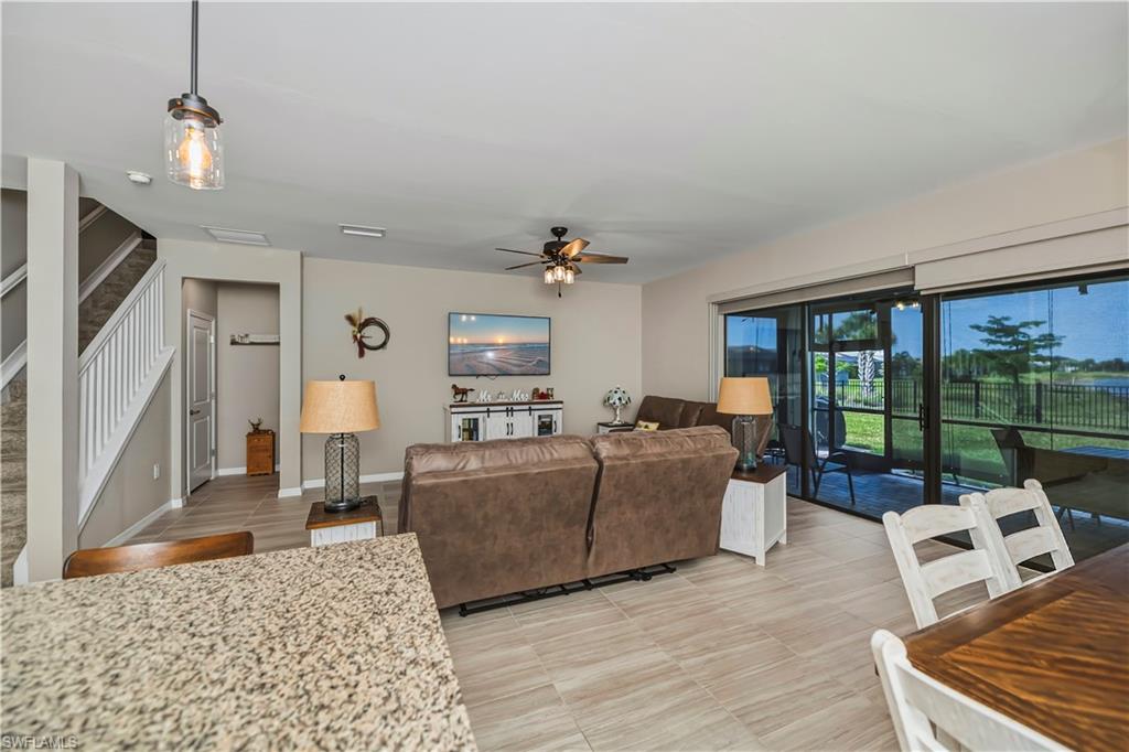 HAMPTON LAKES - Residential