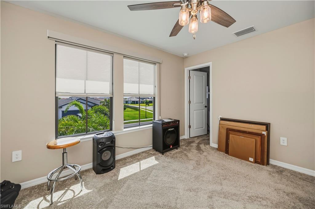 HAMPTON LAKES - Residential