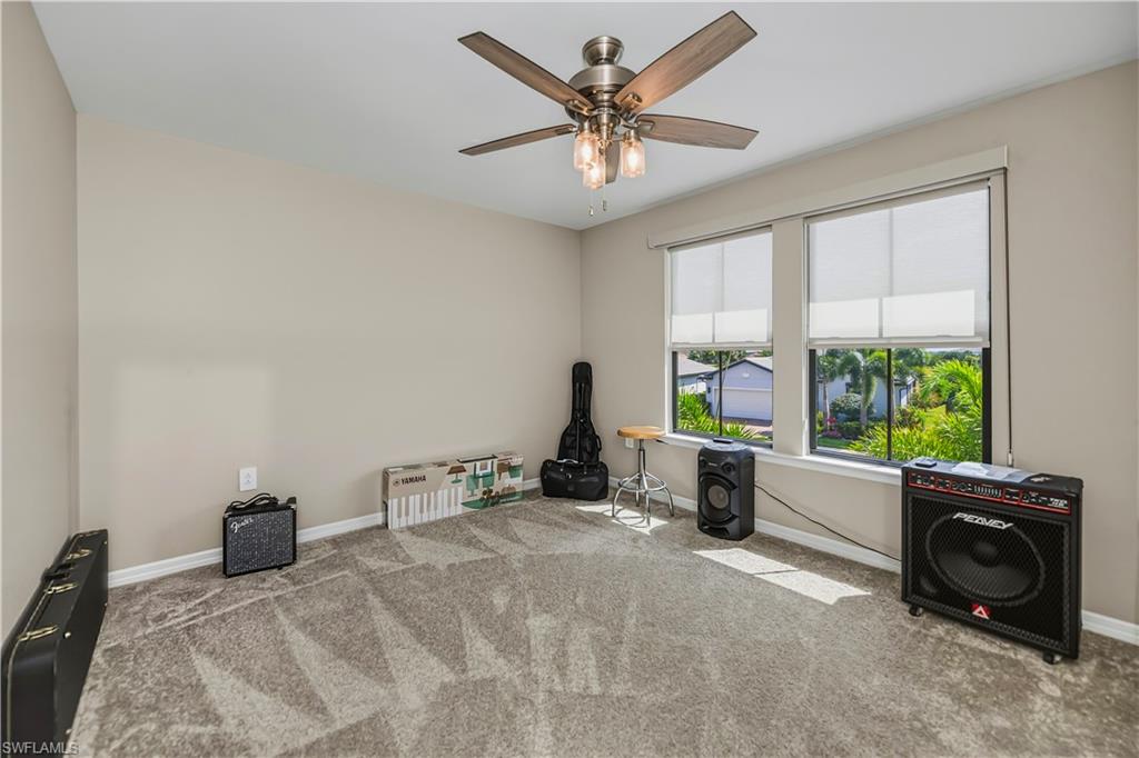 HAMPTON LAKES - Residential