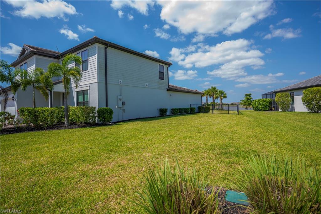 HAMPTON LAKES - Residential