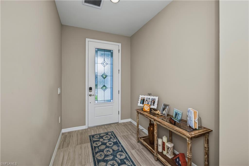 HAMPTON LAKES - Residential