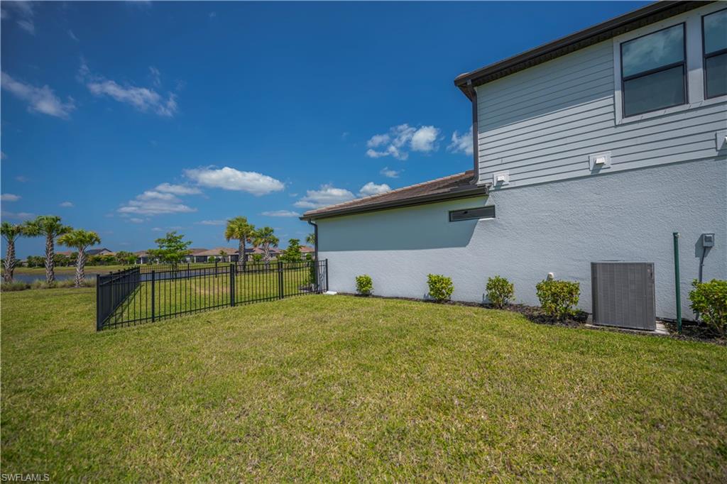 HAMPTON LAKES - Residential