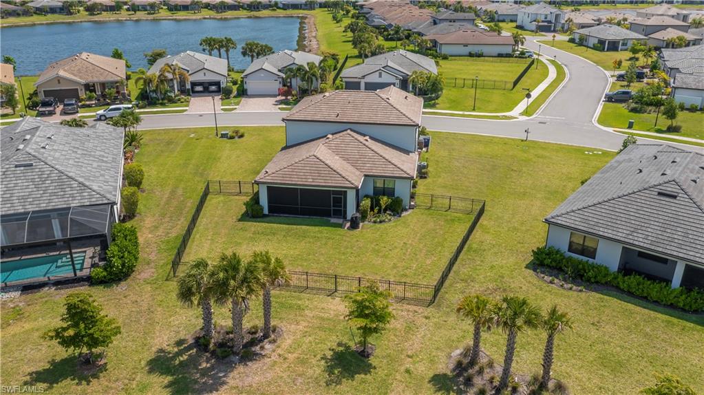 HAMPTON LAKES - Residential