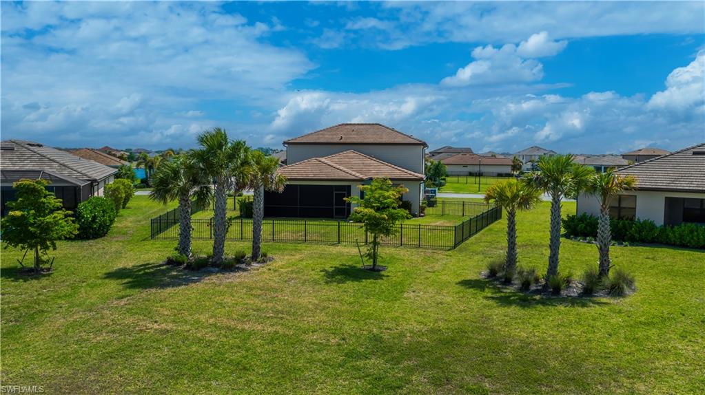 HAMPTON LAKES - Residential