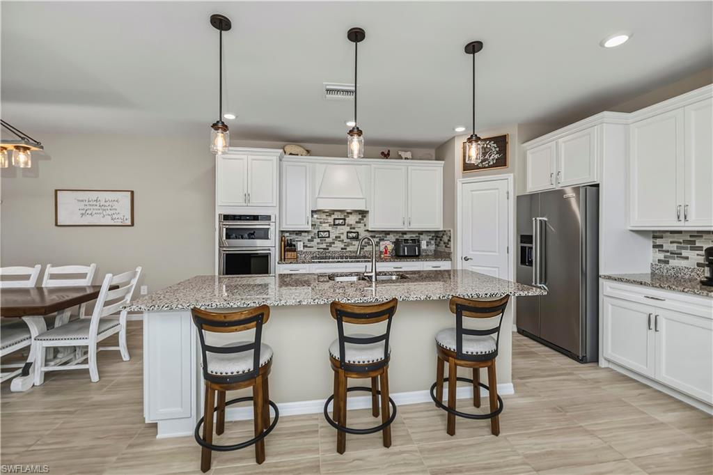 HAMPTON LAKES - Residential