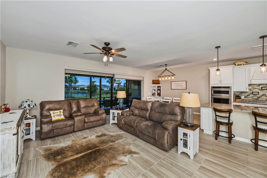 HAMPTON LAKES - Residential