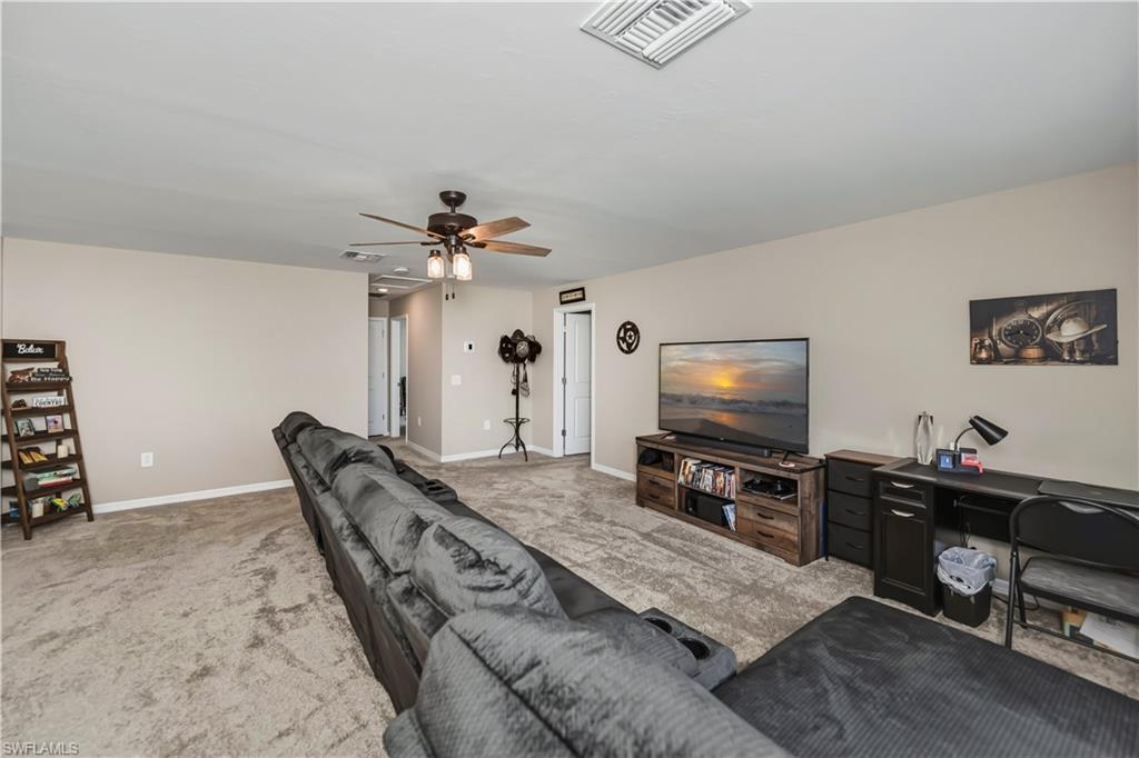 HAMPTON LAKES - Residential