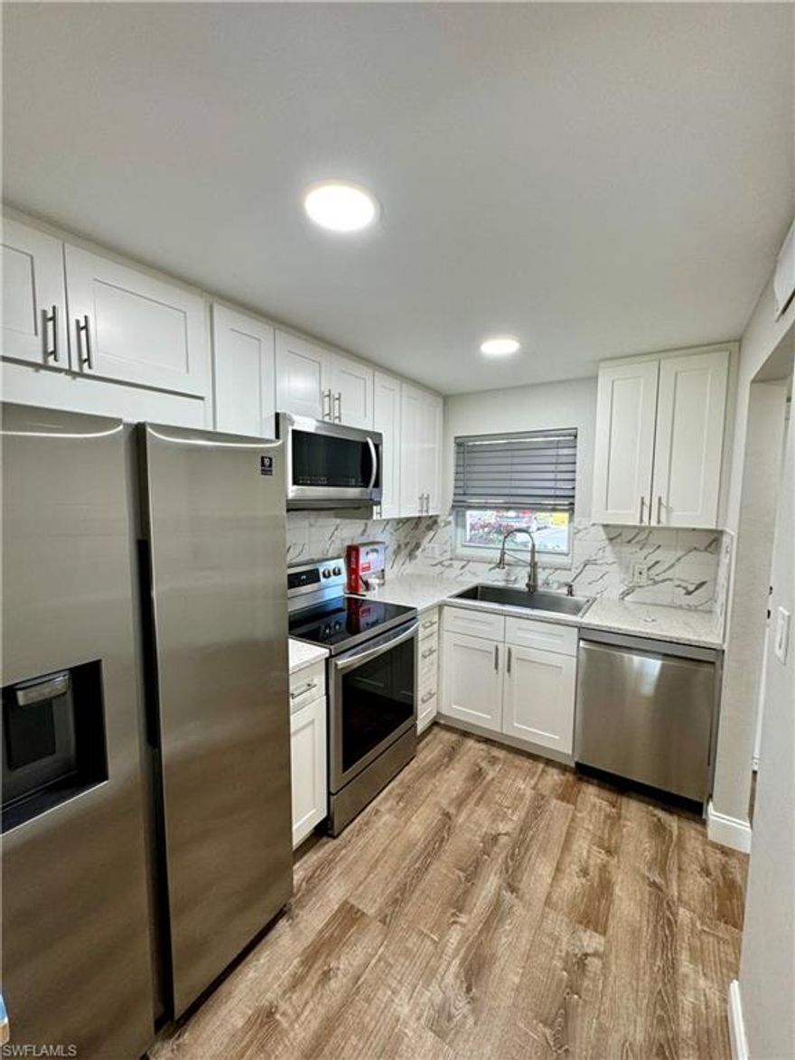 Beautiful 2bedroom and 2 bathroom Condo unfurnished on the 1st floor now available for an annual rent.
No carpet, stainless steel appliances, great views from your screened lanai. 
Just a short walk to community amenities where you can enjoy a heated pool and spa. Shopping and local restaurants all in walking distance as well.