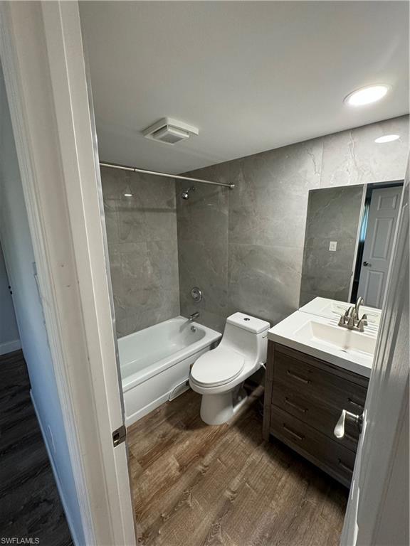 TURTLE LAKE GOLF COLONY - Residential Lease