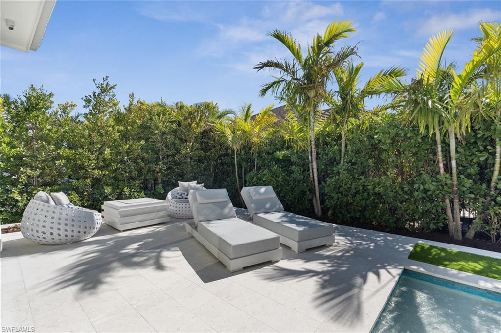 PARK SHORE - Residential