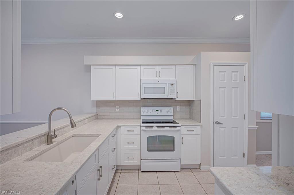 VILLAS AT COUNTRY CREEK - Residential