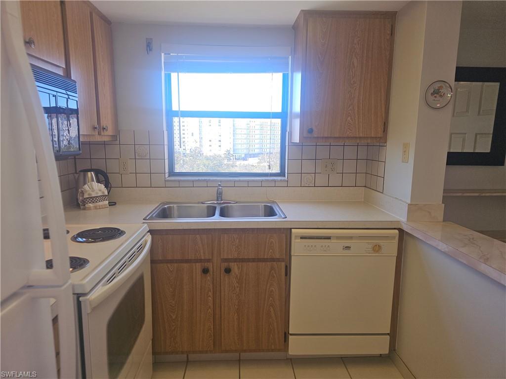 ESTERO COVE CONDO - Residential