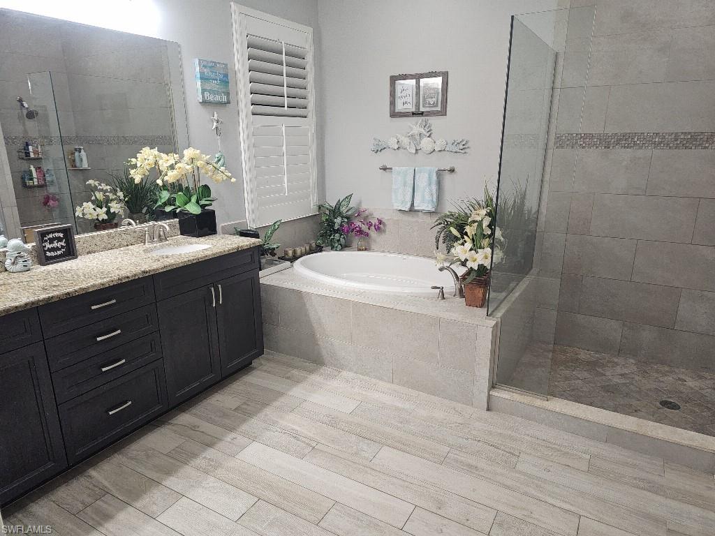 PARADISE WOODS - Residential