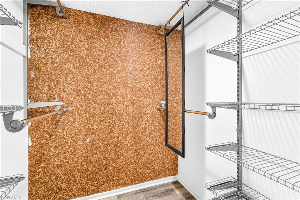 SEVEN LAKES - Residential