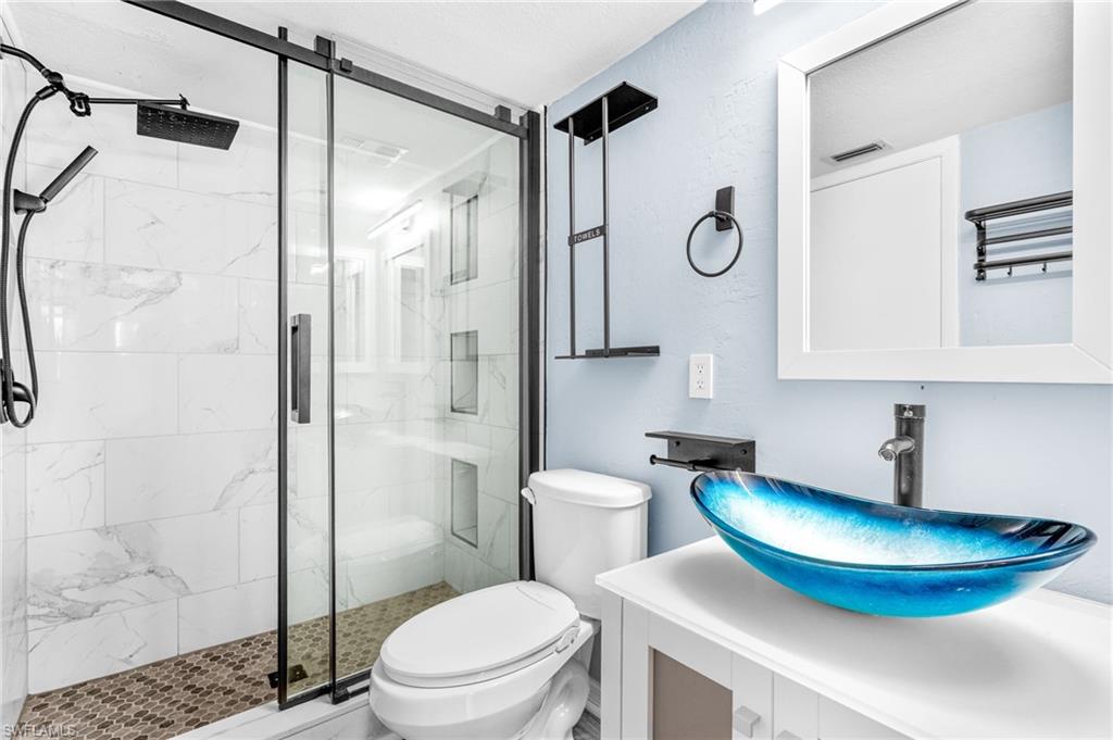 SEVEN LAKES - Residential